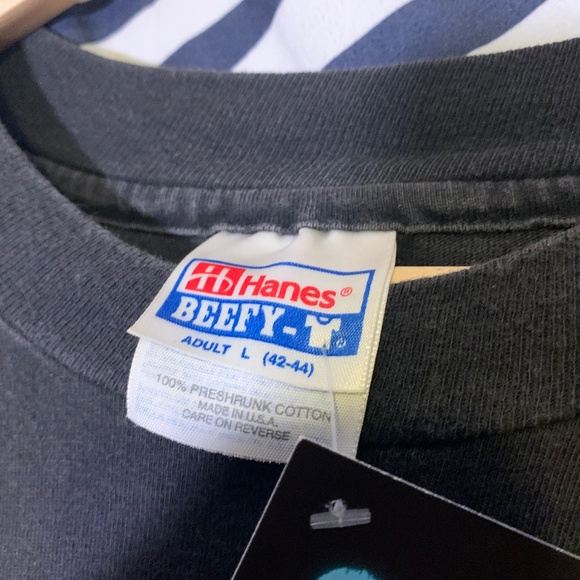 Vintage Hooters Chicago "The Windy City" T-shirt - Picture 5 of 5